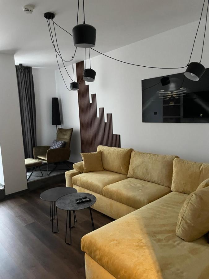 Hotel NIKS Sevlievo Buitenkant foto