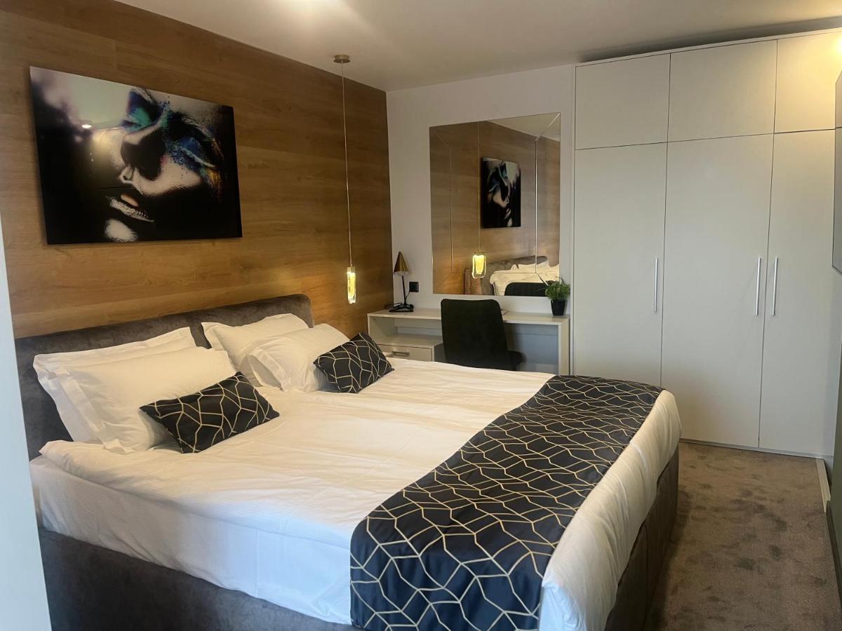 Hotel NIKS Sevlievo Buitenkant foto