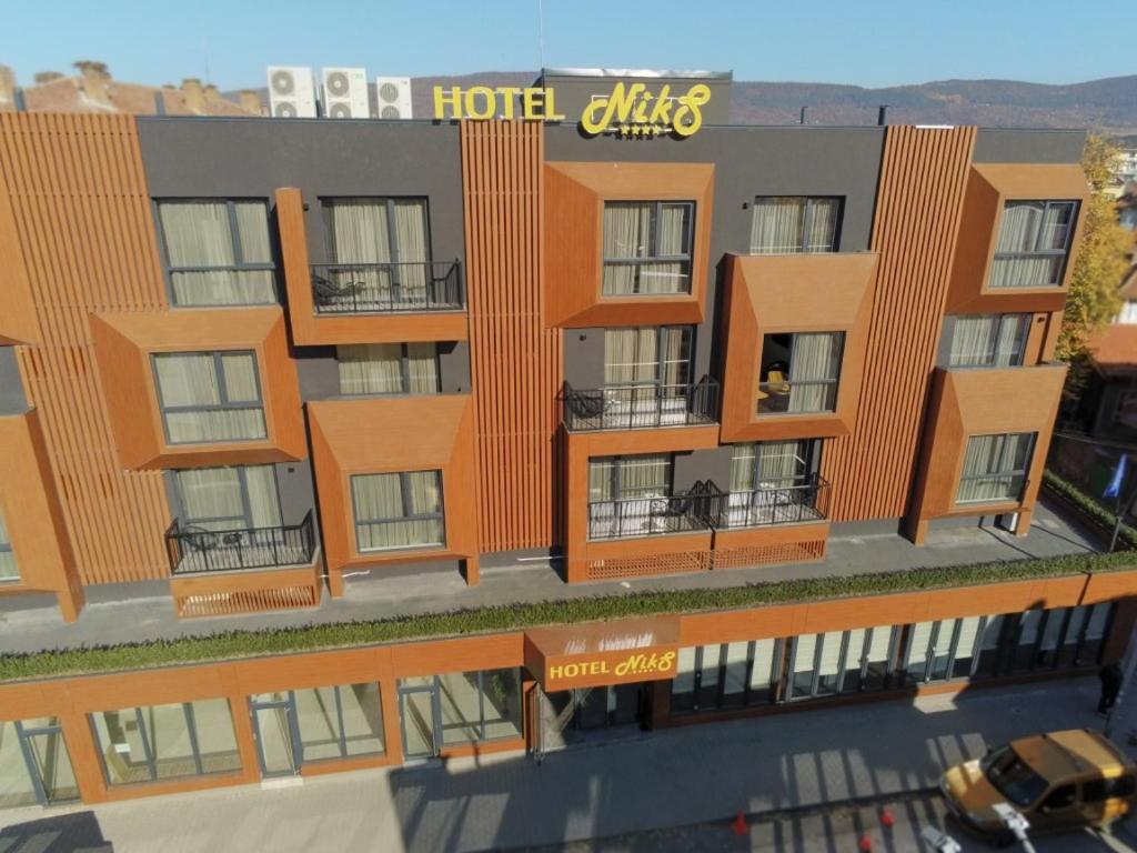 Hotel NIKS Sevlievo Buitenkant foto